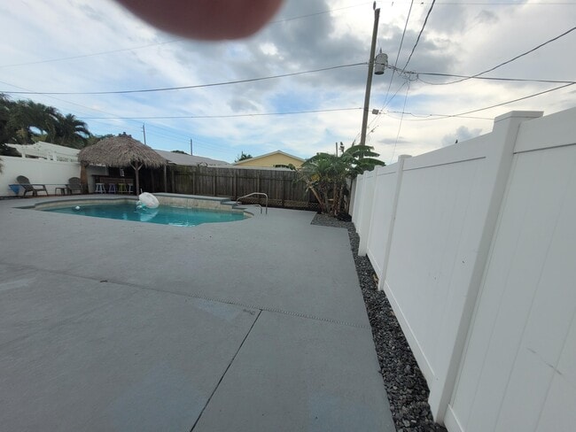 Building Photo - 516 NW 54th St