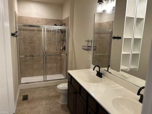 Building Photo - 4 br, 3.5 bath Townhome - 120 Robert Street