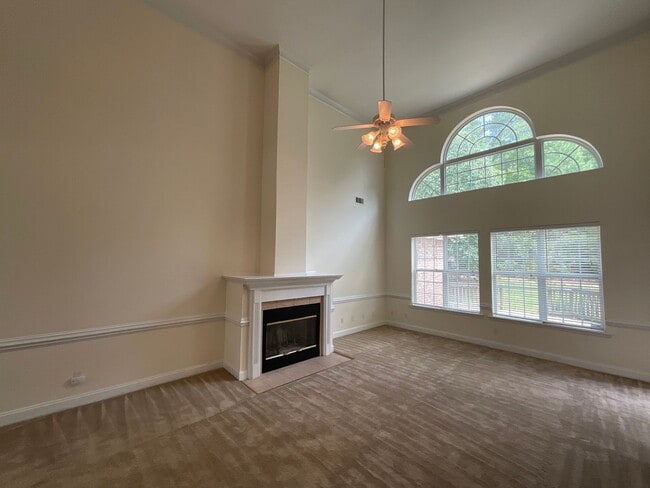 Building Photo - ****Rent Special***** 50% off the first rent charge payment. Ask for details!