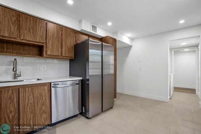 Building Photo - 3930 Oaks Clubhouse Dr