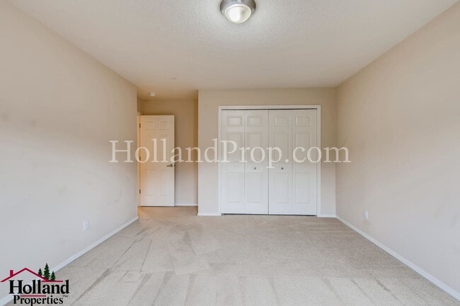 Building Photo - Spacious & Stylish 4-Bedroom Home in Desirable Northwest Portland