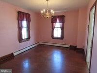 Building Photo - 843 Newport Ave