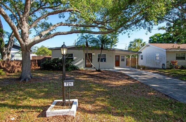 Building Photo - For Rent – Move-In Ready Gem with Modern U...