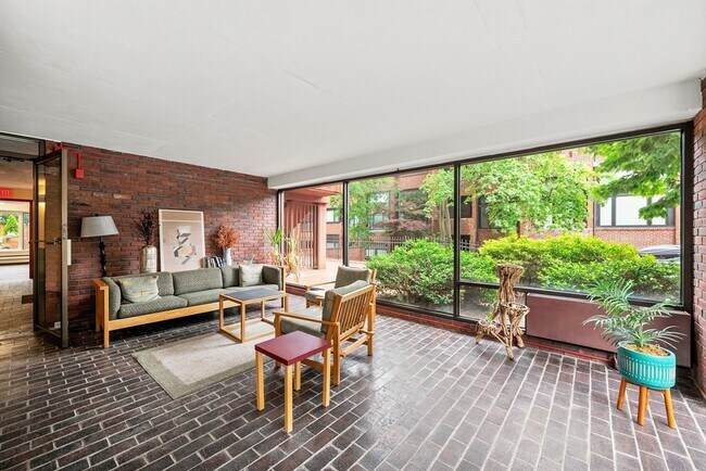 Building Photo - 19 Chauncy St