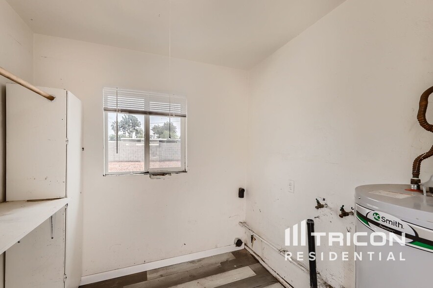 Building Photo - 7221 N 26th Ln