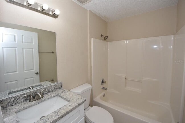 Building Photo - 6 Seckel Ct