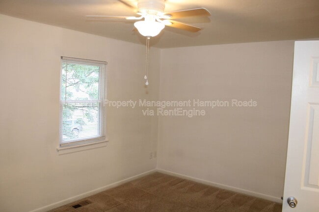 Building Photo - 5776 W Hastings Arch