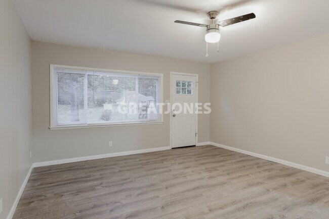 Building Photo - 2220 Gaebler Ave