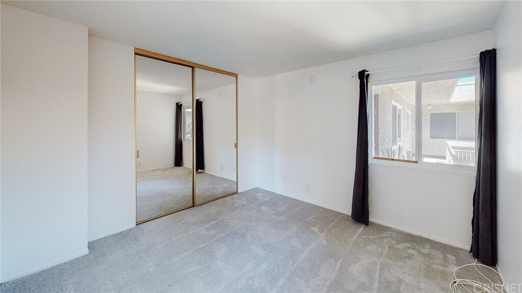 Building Photo - 12157 Moorpark St