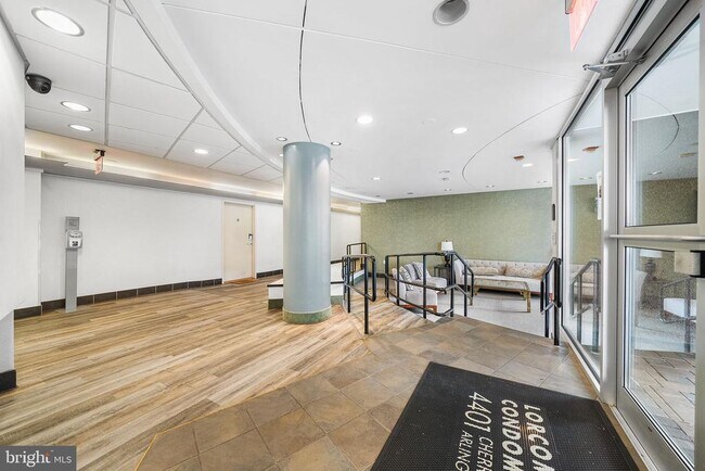 Building Photo - 4401 Cherry Hill Rd