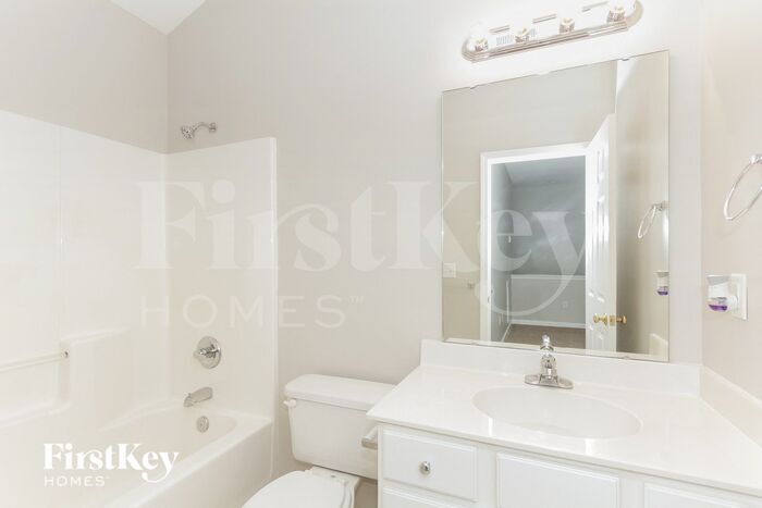Building Photo - 104 Ivy Creek Ln