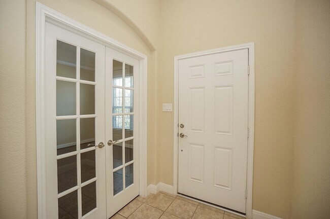 Building Photo - 28515 Pleasant Forest Dr