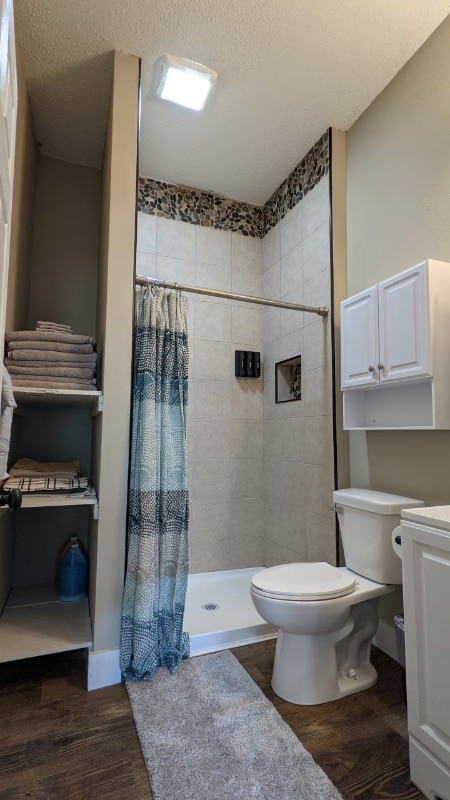 Building Photo - 902-904 W Locust St