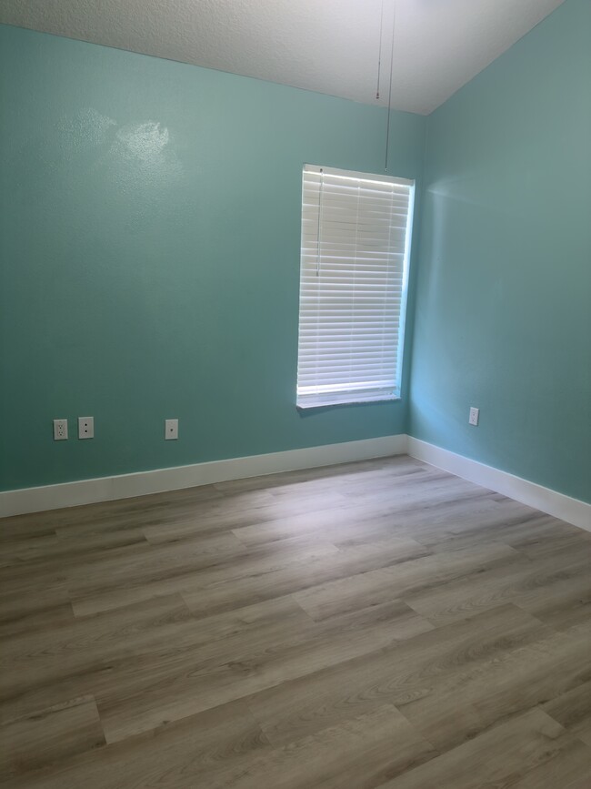 Building Photo - 8804 Southbay Dr