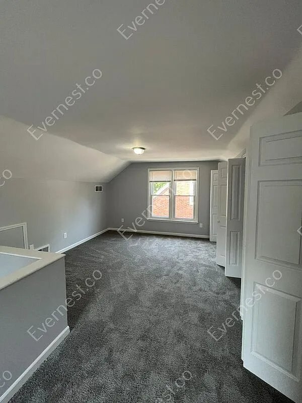 Building Photo - 14233 Piedmont St