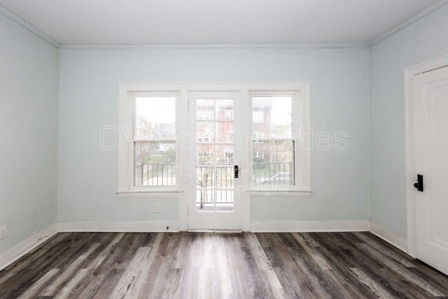 Building Photo - 3300 E 149th St