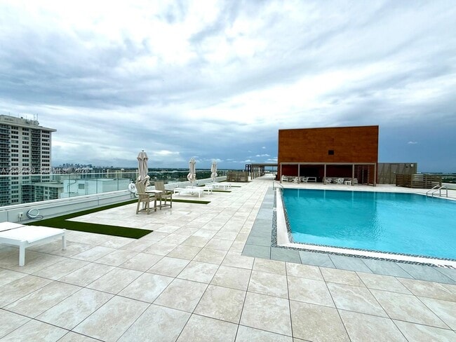 Building Photo - 4020 Galt Ocean Dr