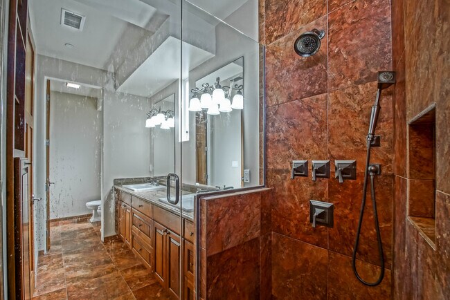 Building Photo - 308 Gull St