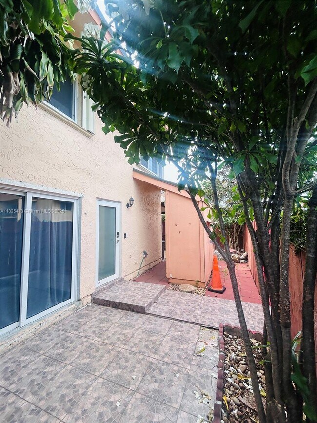 Building Photo - 8610 SW 156th Ct