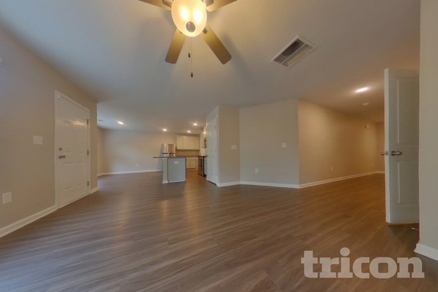 Building Photo - 561 Fairview Oak Pl