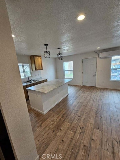 Building Photo - 20460 Rimrock Rd E