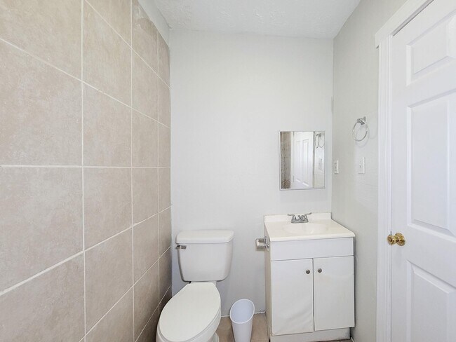 Primary Photo - 711 Ave A Ave