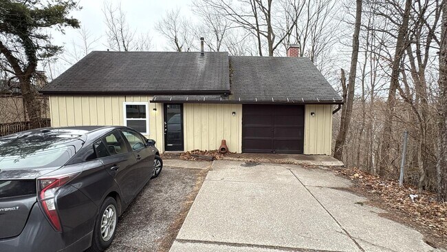 Primary Photo - 3 Bedroom Home Elyria