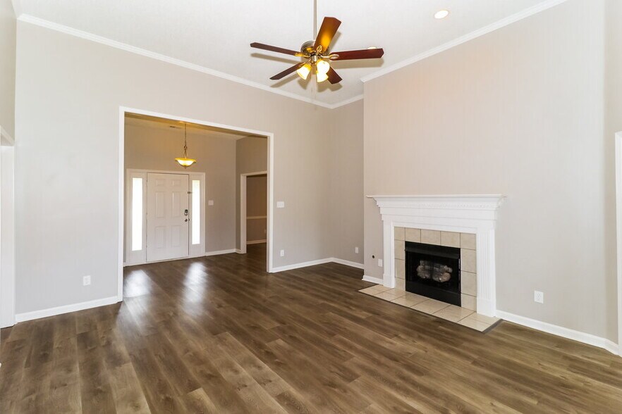 Building Photo - 9261 Chimneyrock Blvd.