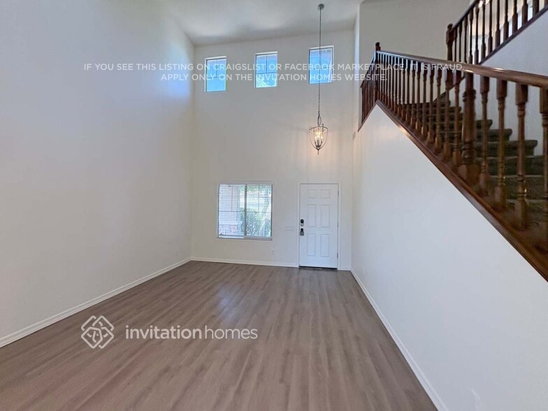 Building Photo - 4854 S Antonio