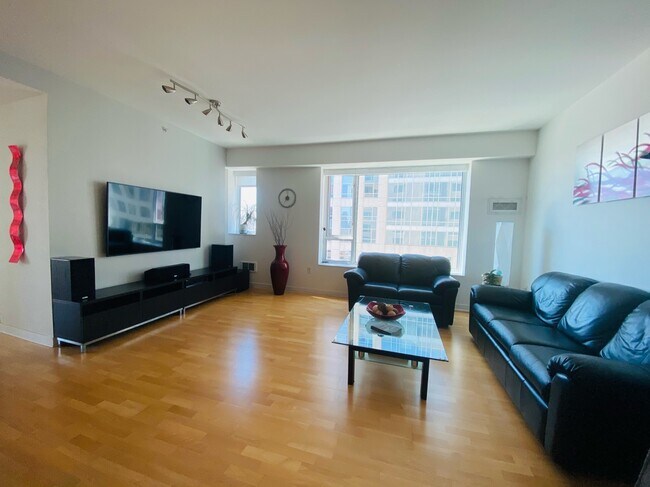 Living room - 1160 Mission St