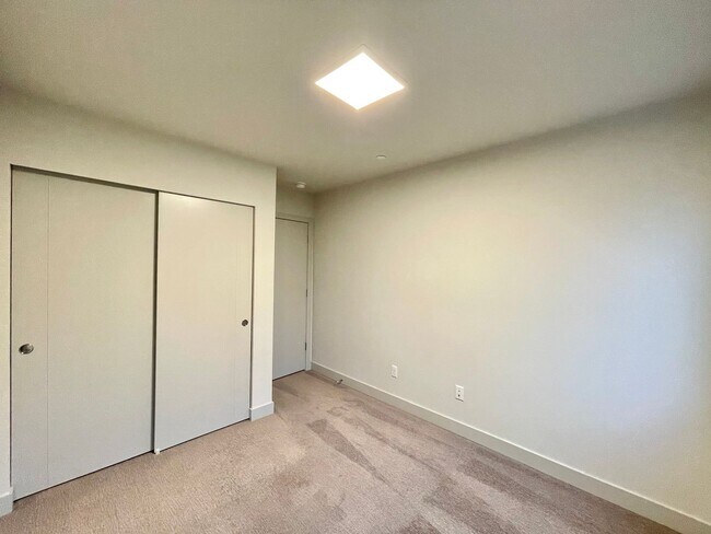 Building Photo - Great TownHome For Rent