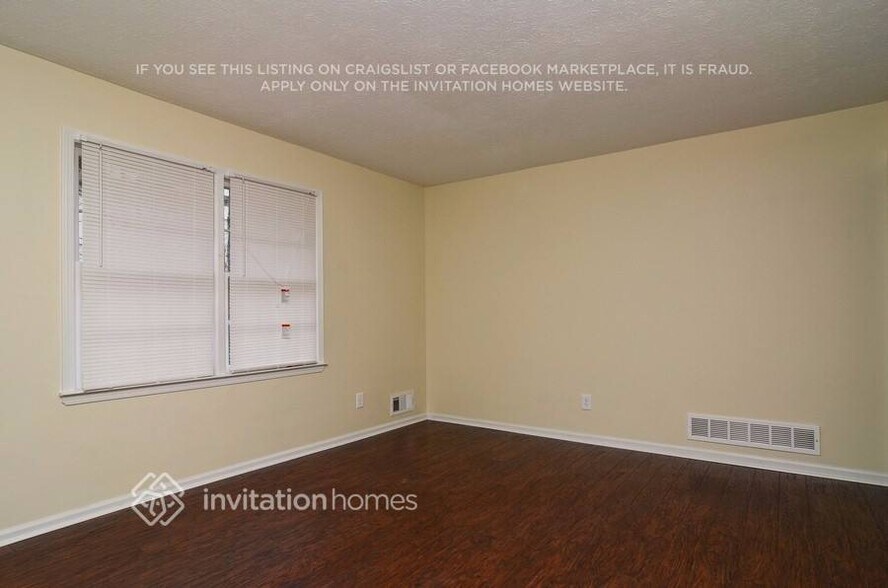 Building Photo - 2668 Earl Dr