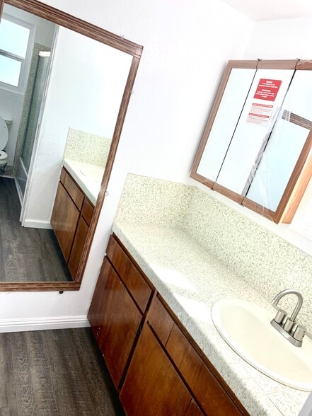 Building Photo - 6815 Moeser Ln