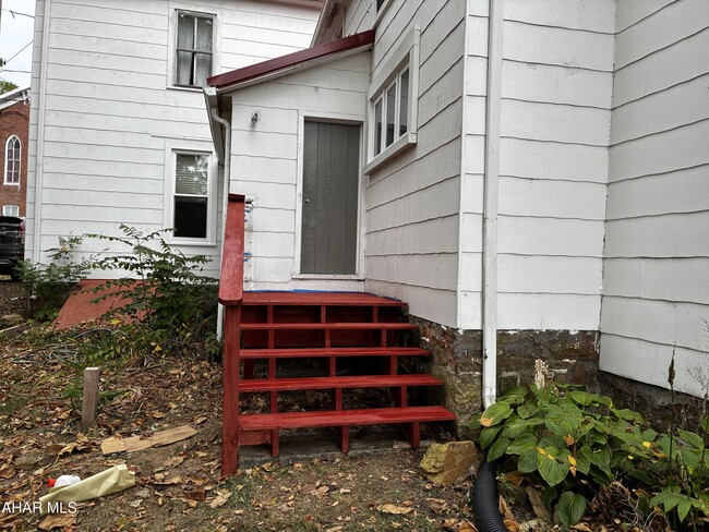 Building Photo - 3117 Main Rd