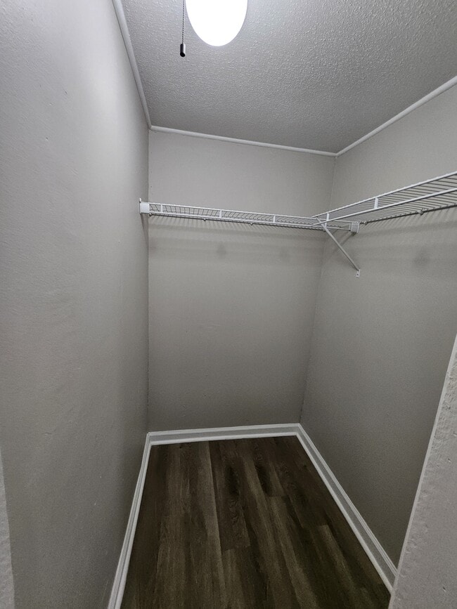 Building Photo - 118 Oakridge Dr