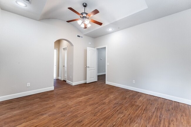 Building Photo - Dont miss out! This wont last long.