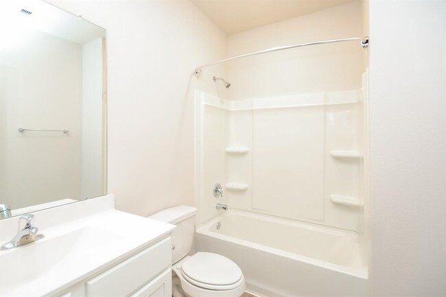 Building Photo - 25326 Shadowdale Dr