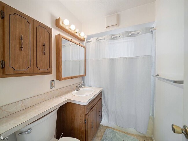 Building Photo - 26491 Shirley Ave