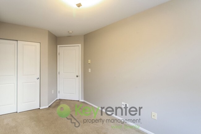 Building Photo - **Rent Incentive** Premier 3-Bed Home in a Coveted Seattle Community