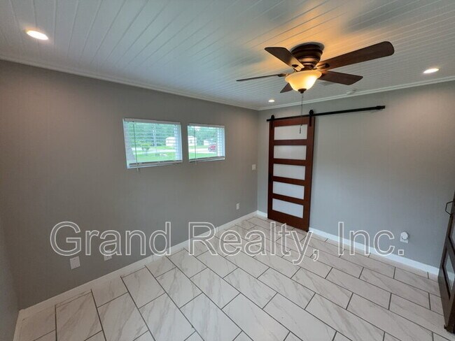 Building Photo - 6709 US-90