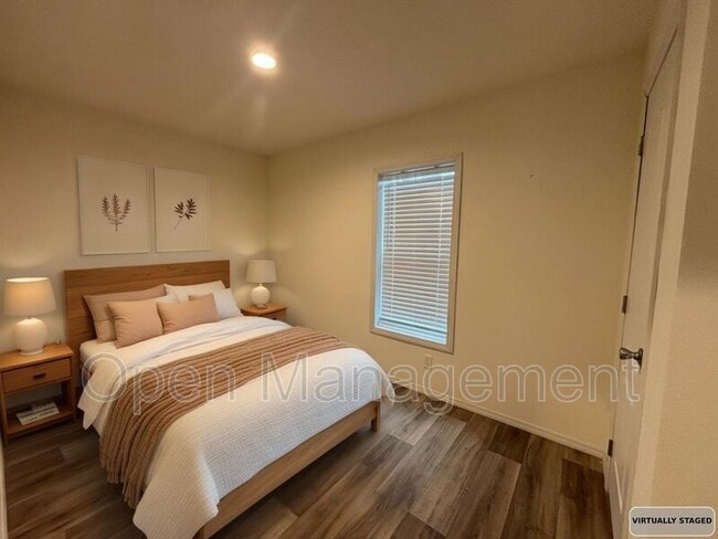 Building Photo - 700 S 12th St