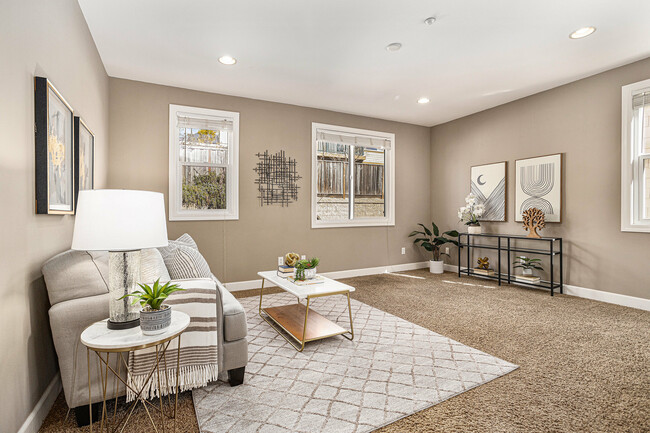 Building Photo - 203 Seacliff Way