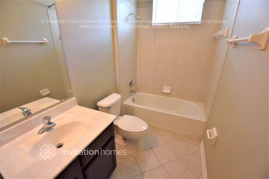 Building Photo - 6135 White Tip Rd