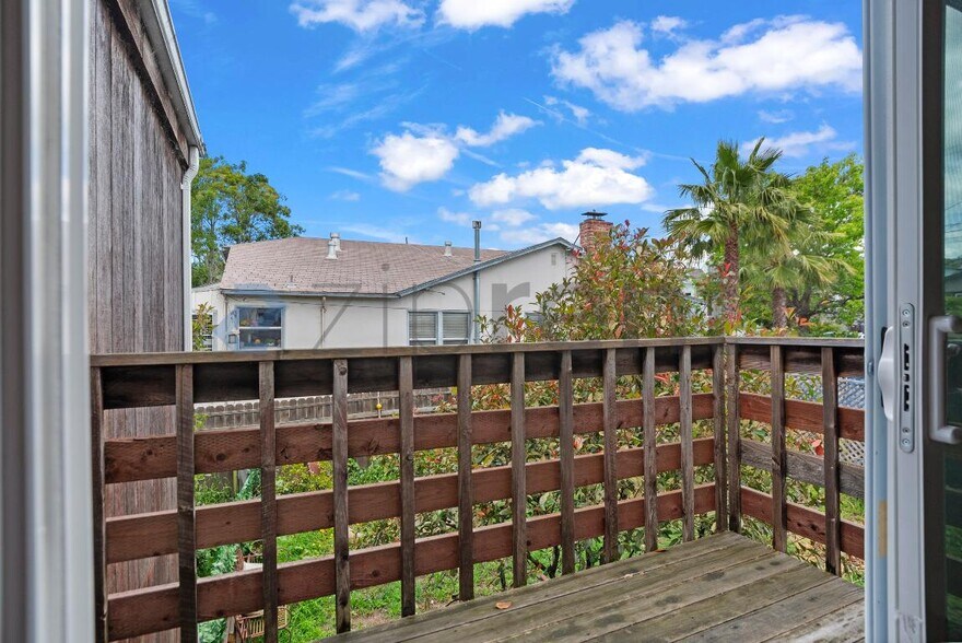 Building Photo - 2837 55th Ave