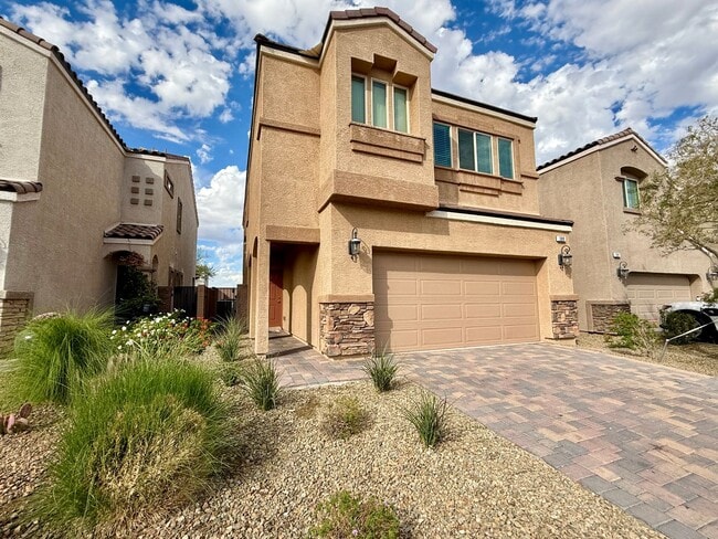 Building Photo - 4 BED, 2.5 BATH, 2 CAR-GARAGE, TWO-STORY, SINGLE FAMILY HOME FOR RENT w/ COMMUNITY POOL & SPA