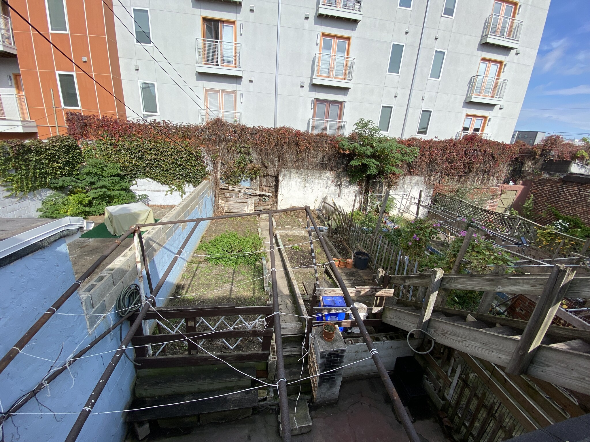 Building Photo - 917 Ellsworth St