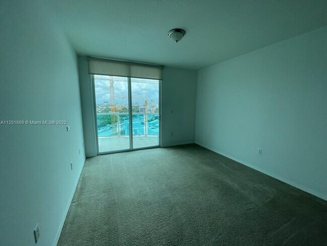 Building Photo - 1723 SW 2nd Ave