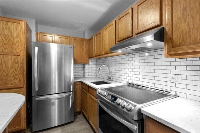 Building Photo - 1 bedroom in Chicago IL 60660
