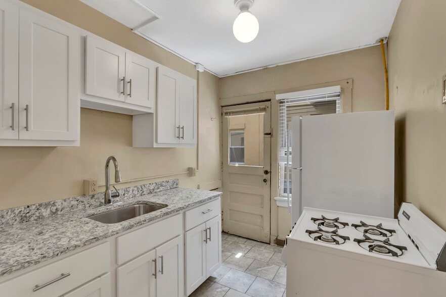 Building Photo - 5854 Forbes Ave