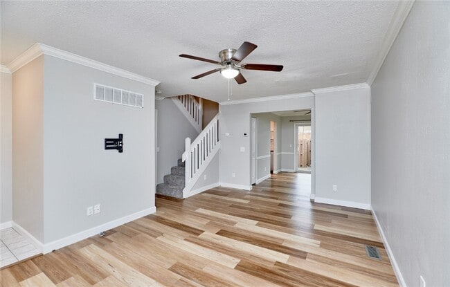 Building Photo - 2402 Savoy Dr